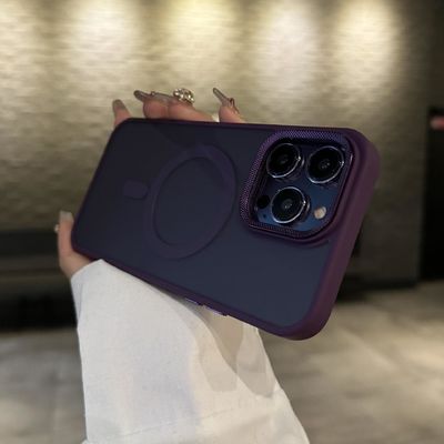 Skin Friendly Magnetic Phone Case Customized Mobile Phone Protective Cases Trend Style